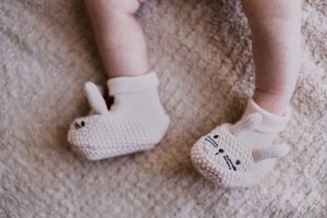 Minik Adımlar İçin Örgü Ayakkabı Patik: Konfor ve Güvenlik Rehberi