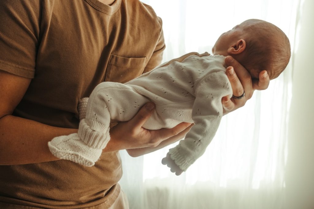Miniklerin İlk Gardırobu: Yenidoğan Kıyafetleri İçin Kapsamlı Rehber